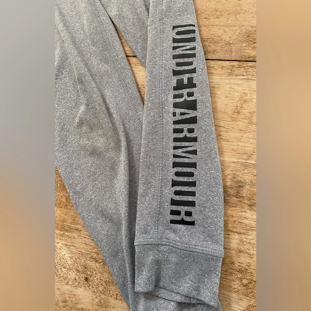Under Armour Kids Sz (see pics‎ for measurements) Striated Gray Logo Joggers